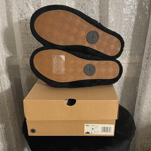 UGG Fluff Yeah Slides Size 9 - Picture 2 of 3